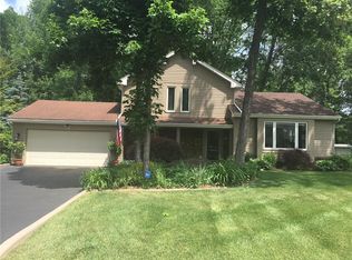 181 Larkwood Dr, Rochester, NY 14626