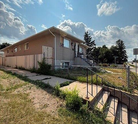 2nd image of 1627 22nd STREET W