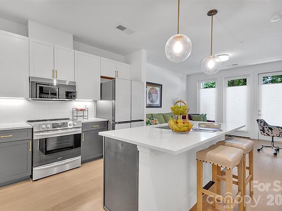 3rd image of 3000 South Blvd Unit 101