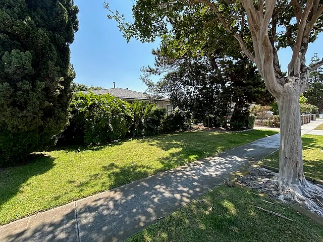 3 bed, 1520 sqft, $3,595 — Photo 2