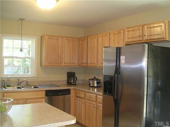 5th image of 664 Lockwood Dr