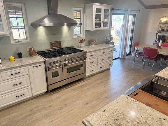 3rd image of 17702 Seabright Dr