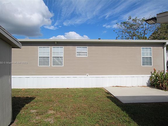 4th image of 1288 Lake Dr W