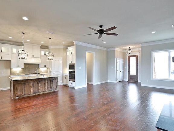 4th image of 6802 Cedar Elm Dr