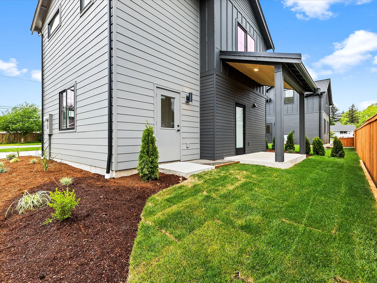 3 bed, 2.5 bath, 998 sqft, $2,500 — Photo 3