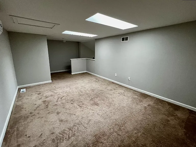 1424 Redwood Ct — Photo 13