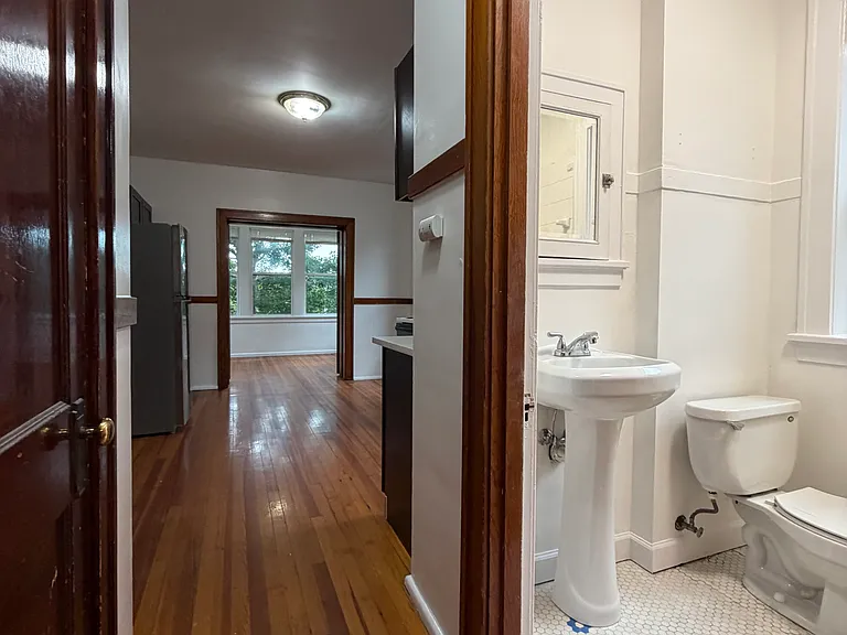 3704 Fairview Ave #2W — Photo 44