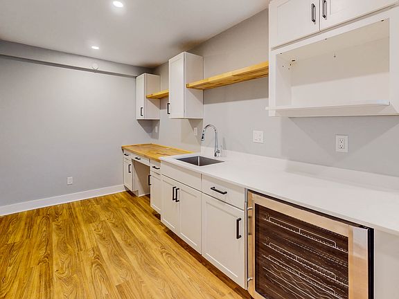 3rd image of 132 Sherman St #1