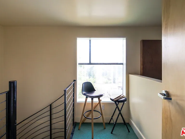 2216 Bancroft Ave — Photo 43