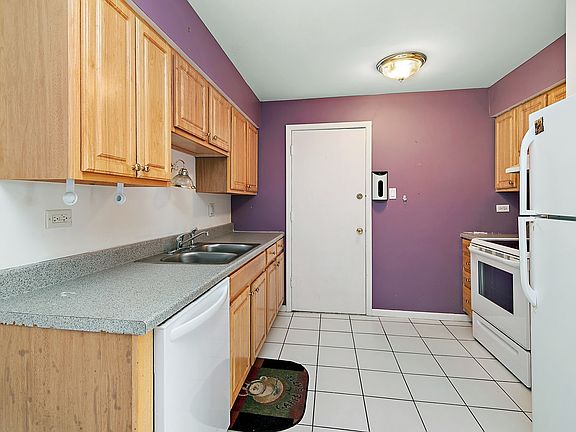 5th image of 10516 S Highland Ave APT 3B
