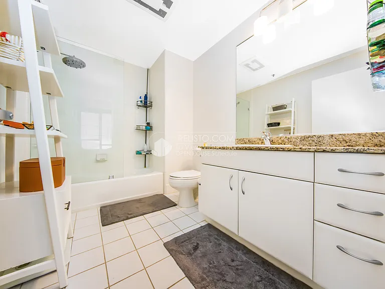 250 King St #652 — Photo 22