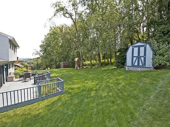 3rd image of 115 Carmella Dr
