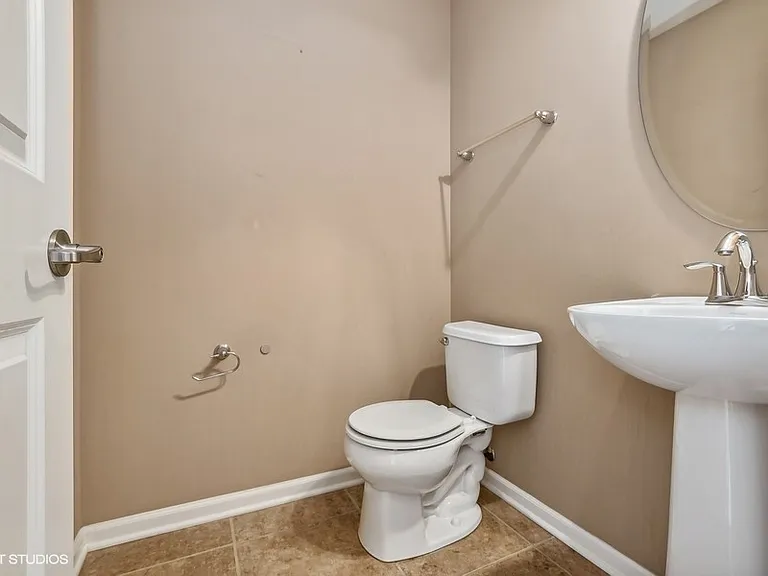 7500 Savoy Ln #B — Photo 10