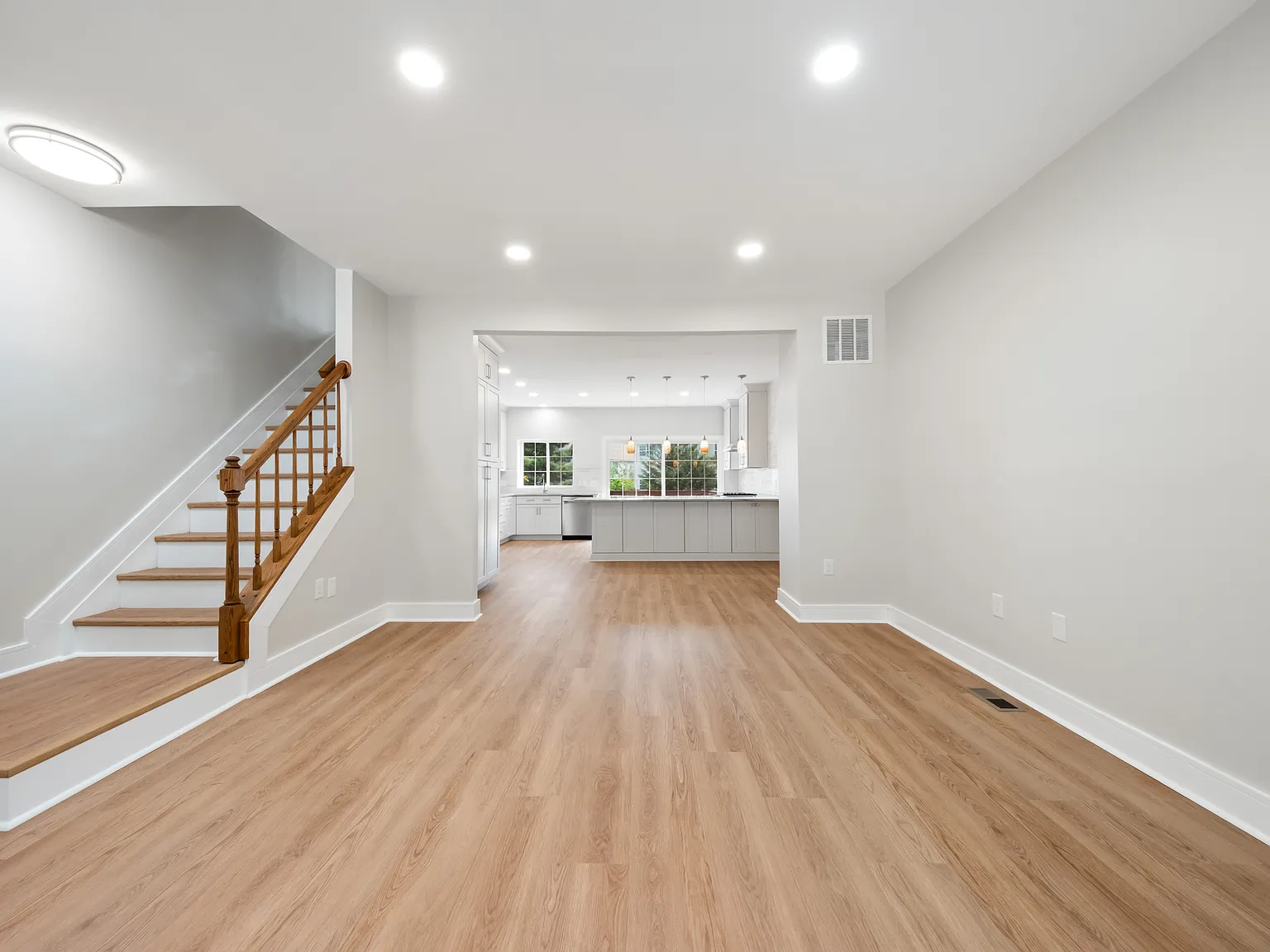 3 bed, 1944 sqft, $3,550 — Photo 3