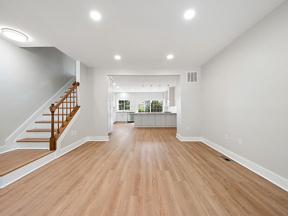 3rd image of 12155 Wedgeway Ct
