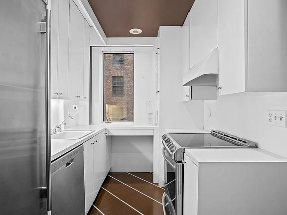 3rd image of 455 E 51st St #3F