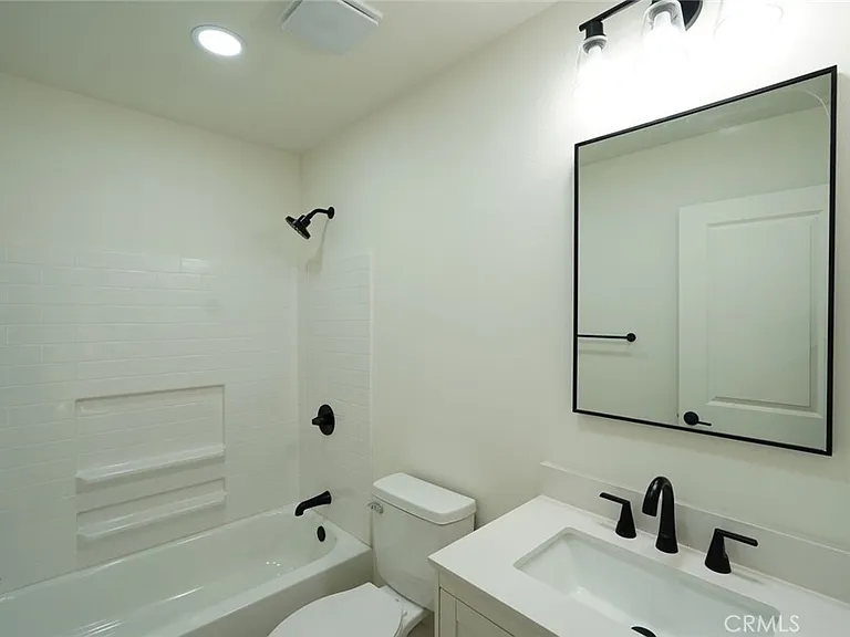 4811 Charlotte Way — Photo 15