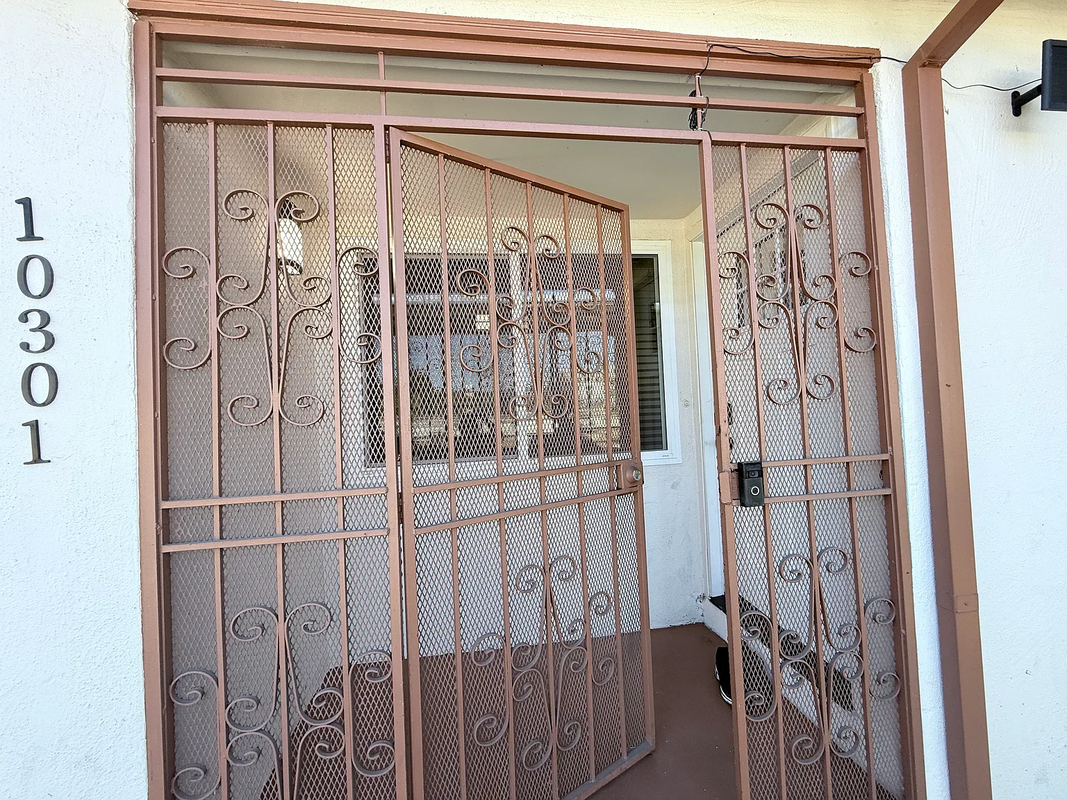 3 bed, 948 sqft, $3,195 — Photo 2
