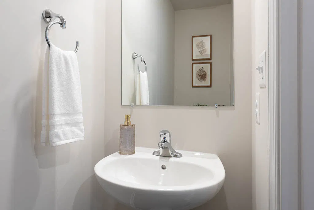 3 bed, 1900 sqft, $3,500 — Photo 4
