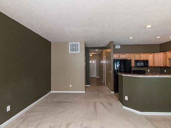 3rd image of 113 River Rock Way