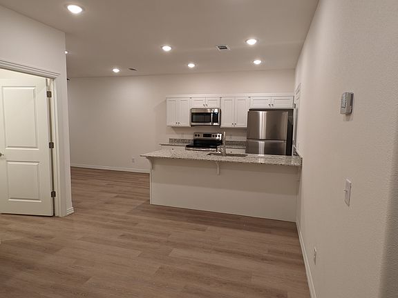 5th image of 1409 SW Casuarina Dr #2