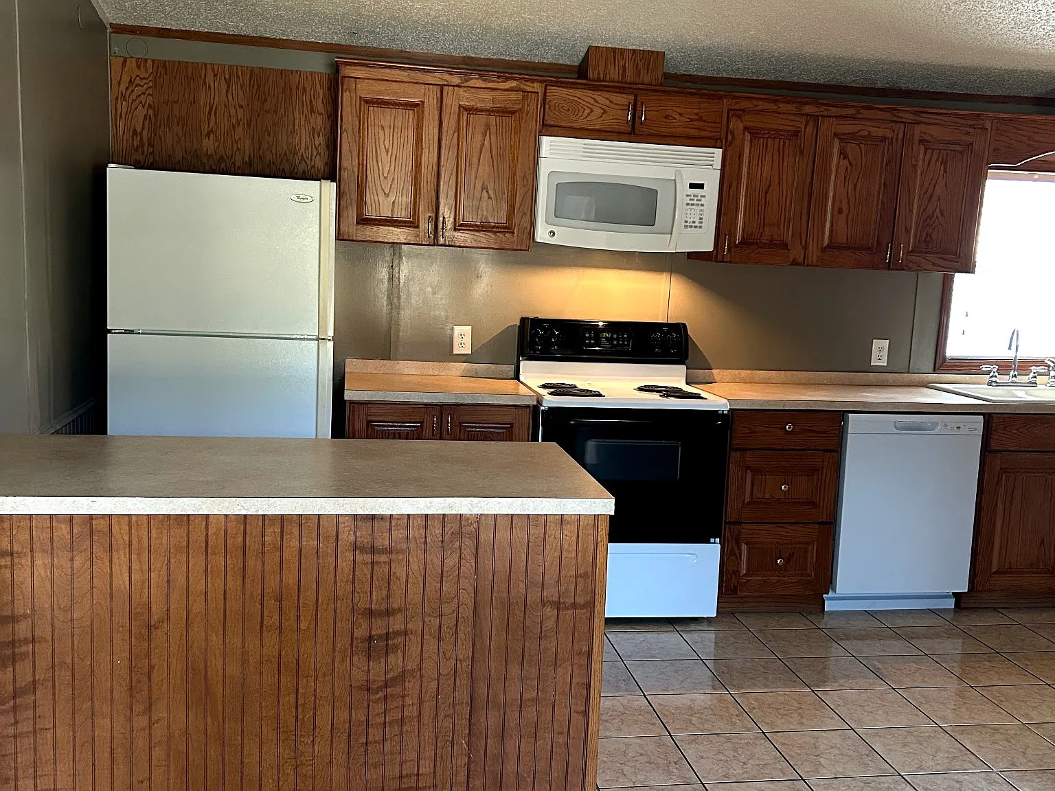 3 bed, 1368 sqft, $1,800 — Photo 3