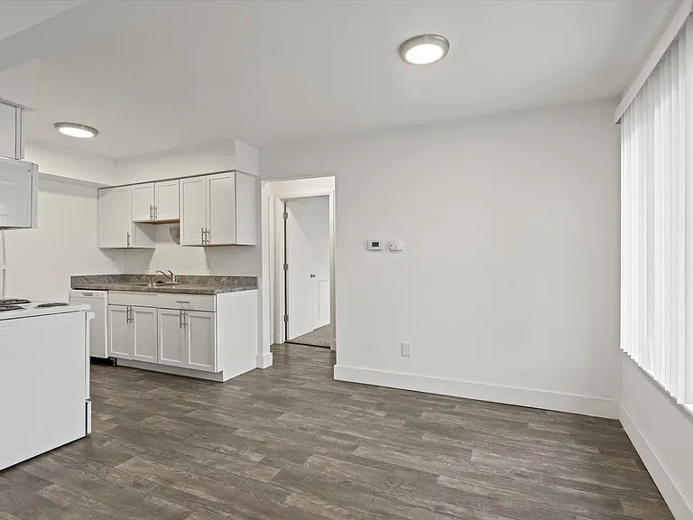 French Quarter Apartments — Photo 6