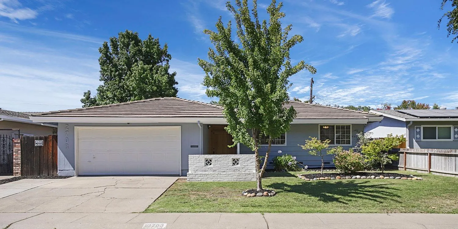 2703 Jasmine Ave photo 1