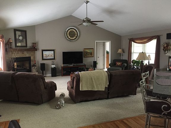 4th image of 79 Mirika Dr