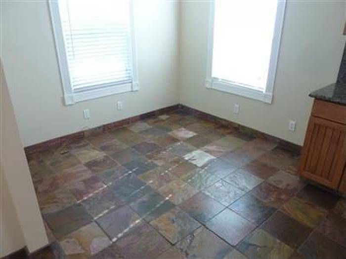 1st image of 905 N Pleasant Ave