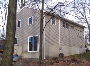30 Skidmore Trl, Hopatcong, NJ 07843