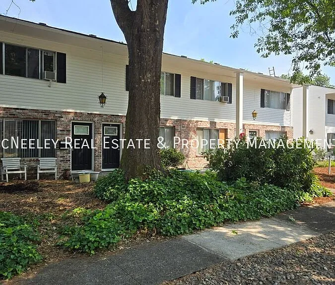 7720 SW Bel Aire Dr #2 — Photo 1