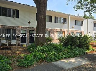 7720 SW Bel Aire Dr APT 2, Beaverton, OR 97008