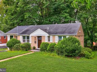 2722 Woodley Pl, Falls Church, VA 22046
