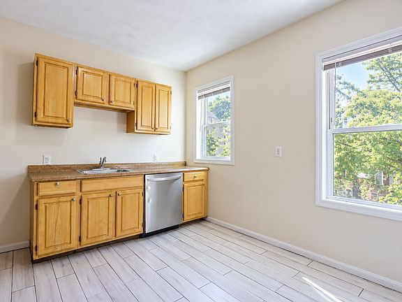 2nd image of 41 Harvard St #1