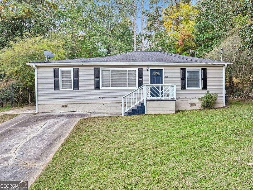 1st image of 2200 Gordon Cir SE