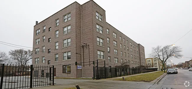 7601 S South Shore Dr #2A — Photo 3