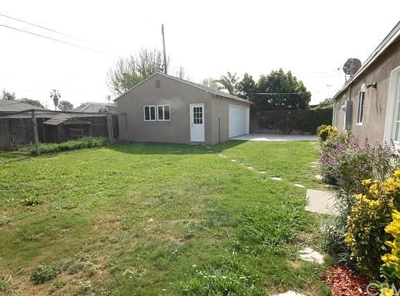 Detached Garage