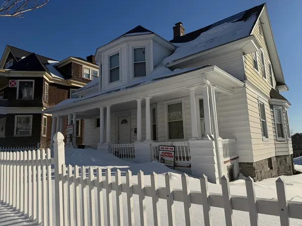 12 Stoneland Rd, Worcester, MA 01603