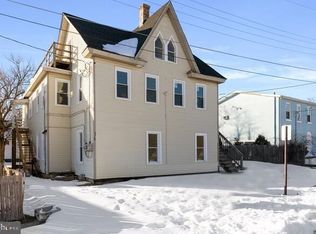 126 4th St #B, Millville, NJ 08332