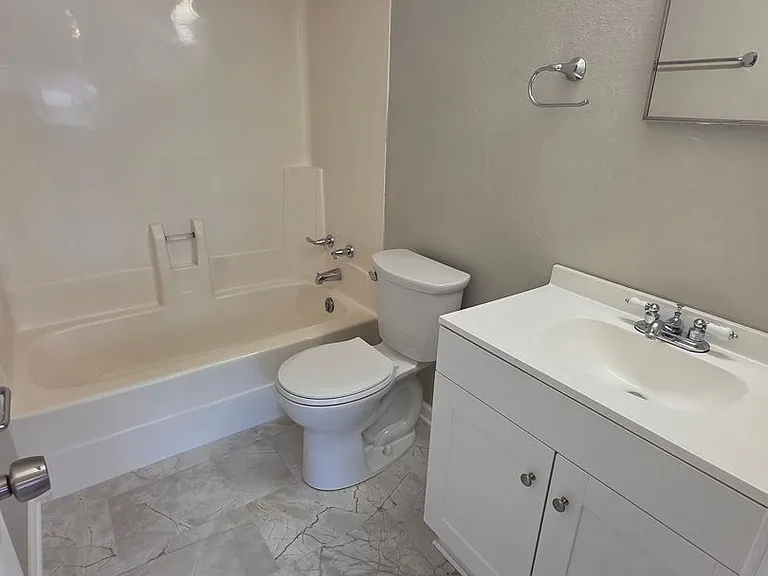 353 Susan Constant Dr — Photo 16