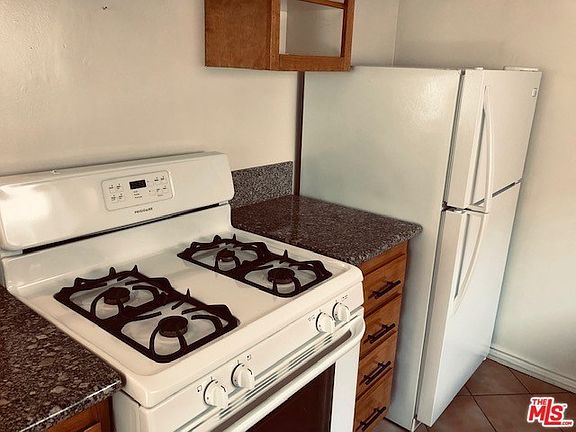 5th image of 918 S Bedford St APT 4