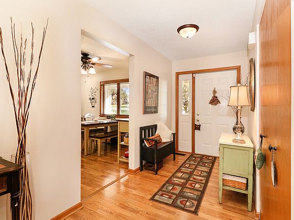 3rd image of 29903 Kishwaukee Dr