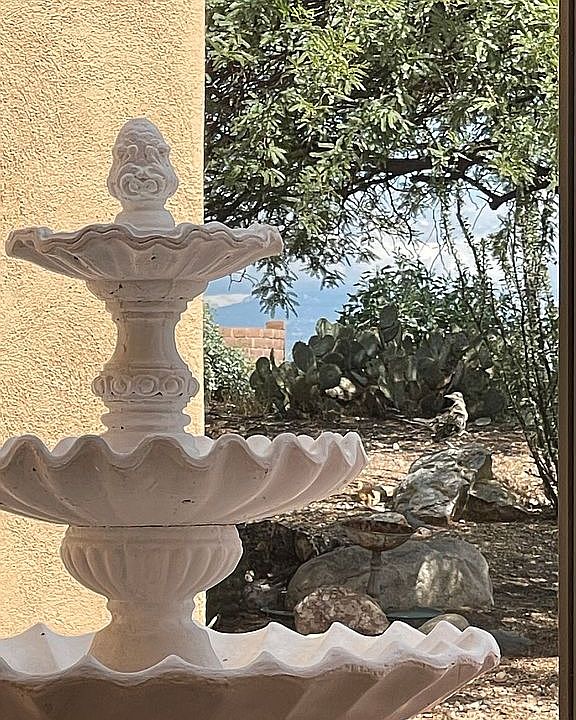 1st image of 777 W Placita El Cueto