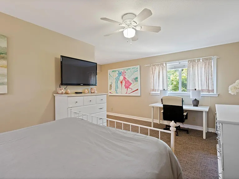 645 Loring St — Photo 29
