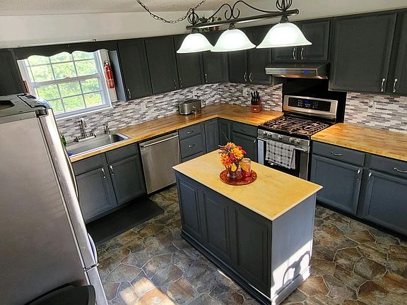 3rd image of 2828 Persian Ln