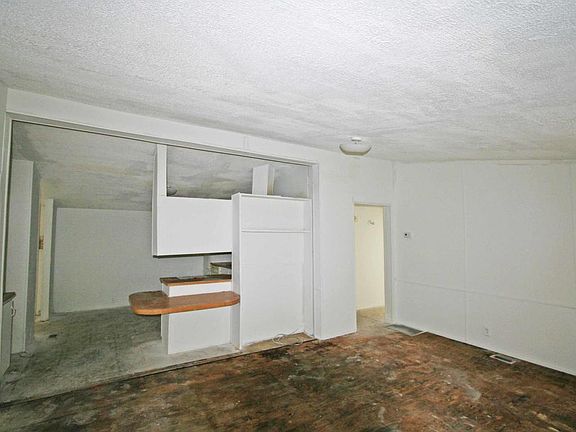 5th image of 4998 Avenue D