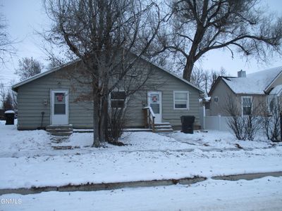 404-406 E Broadway Rd #W, Williston, ND, 58801
