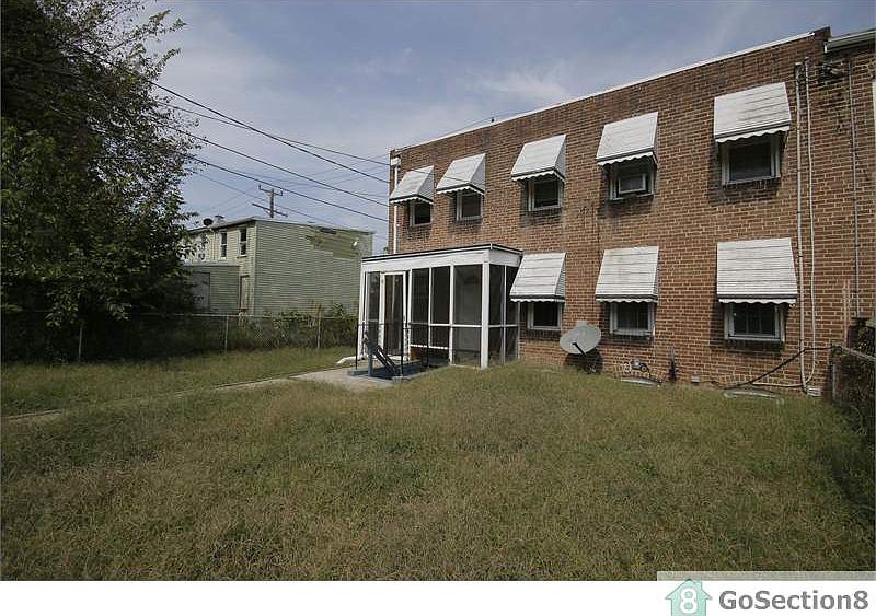 2nd image of 621 Arsan Ave #1