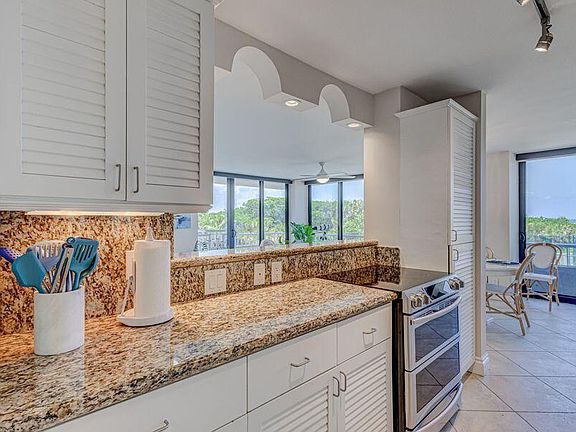 5th image of 5550 N Ocean Drive #3c